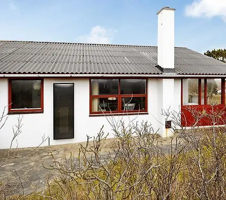 Dom wakacyjny Two-bedroom Holiday In 4
